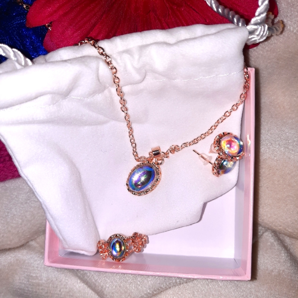 SIMULATED OPAL MOONSTONE STYLE JEWELRY SET ~ NECKLACE, EARRINGS, RING 💍